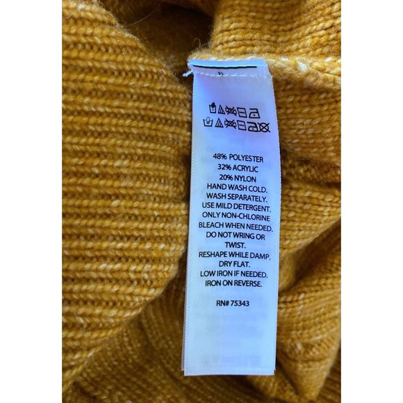 CUPCAKES AND CASHMERE Womens Size Small Burnt Orange V Neck Cable Knit Sweater - Picture 6 of 7